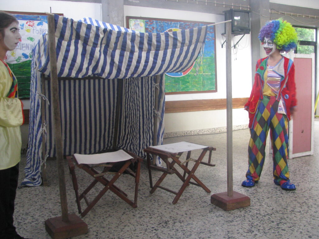 Tristão e Alegrão na praia na escola EB1/JI de Ferreiros – Cristelo